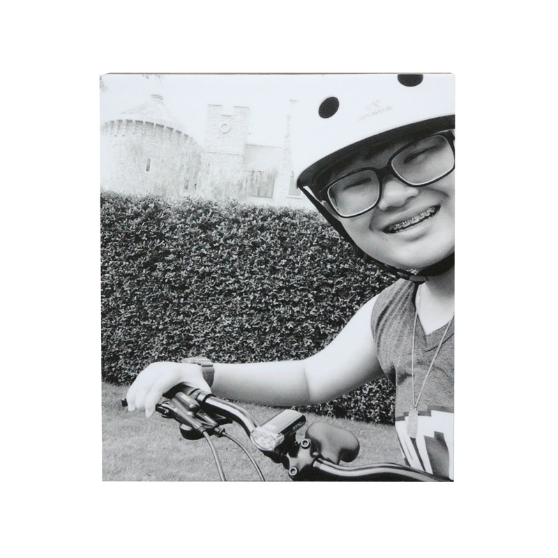 กรอบลอยภาพถ่ายขาวดำ